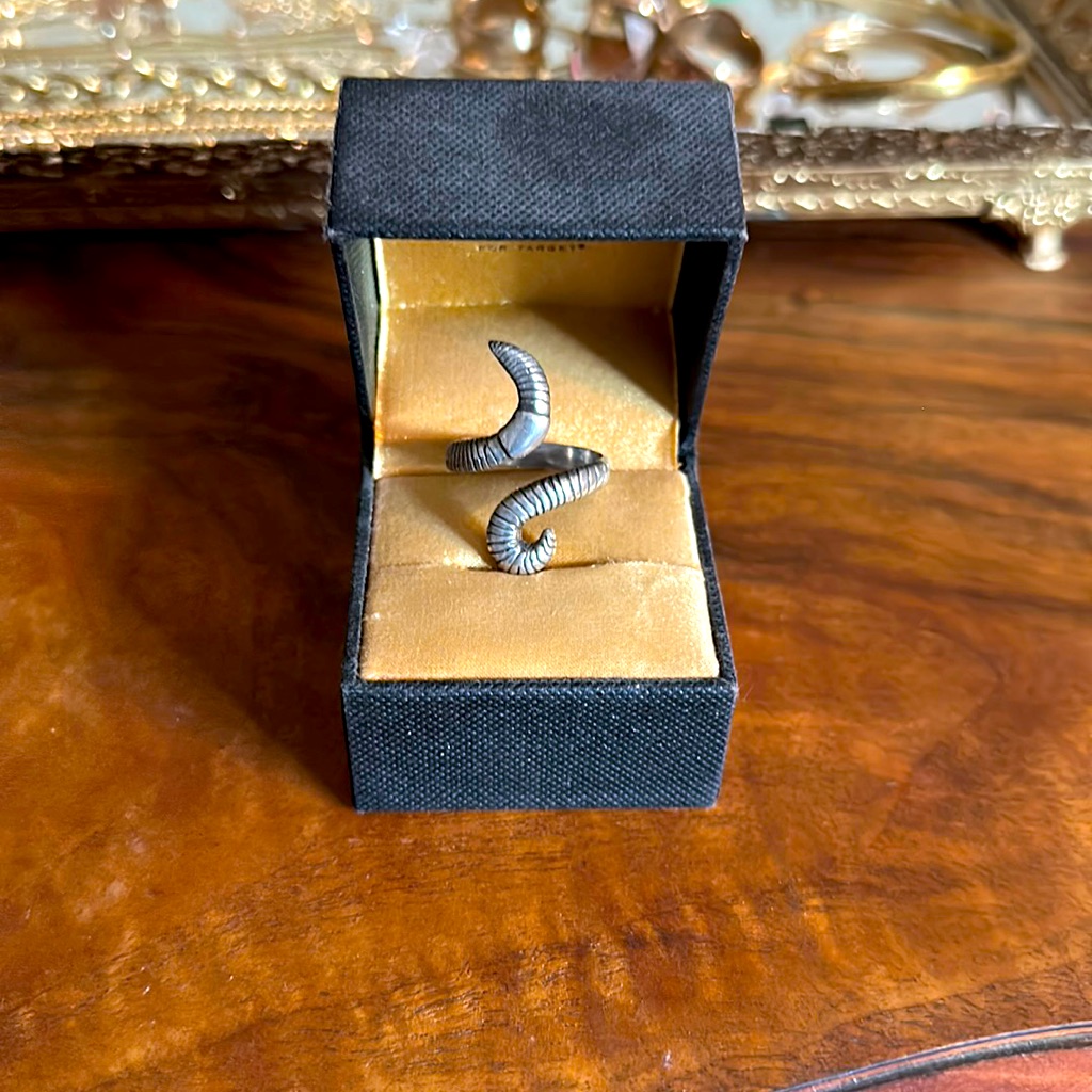 Worm Ring
